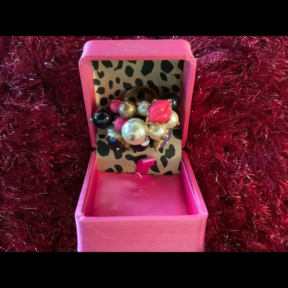 (REDUCED) VTG BETSEY JOHNSON SIZE 7 RING - Picture 6 of 8